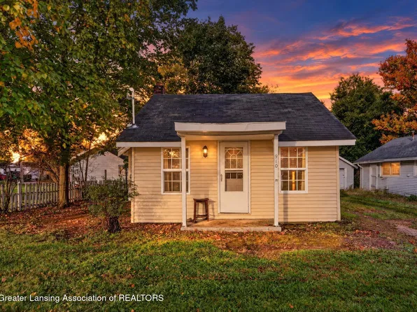 910 S Clinton St, Charlotte, MI 48813