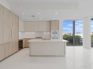 200 E Arkona Ct #401, West Palm Beach, FL 33401
