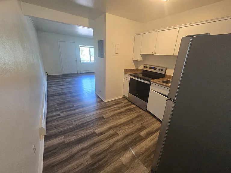 803 Yuma St — Photo 12