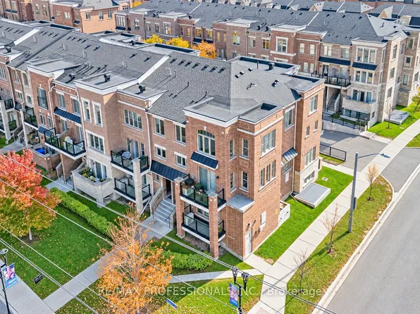 2335 Sheppard Ave W #11, Toronto, ON M9M 0E9