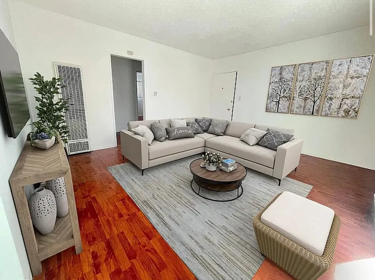 2 bed, 1000 sqft, $2,695 — Photo 2