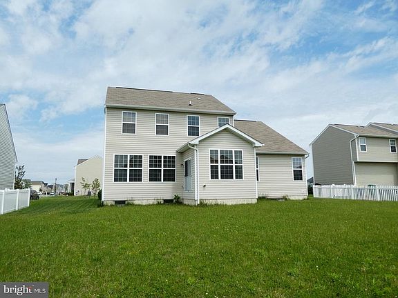 3rd image of 271 Windrow Way