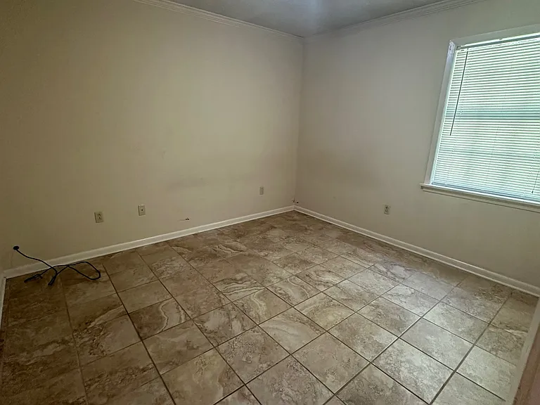 318 Christman Dr — Photo 12