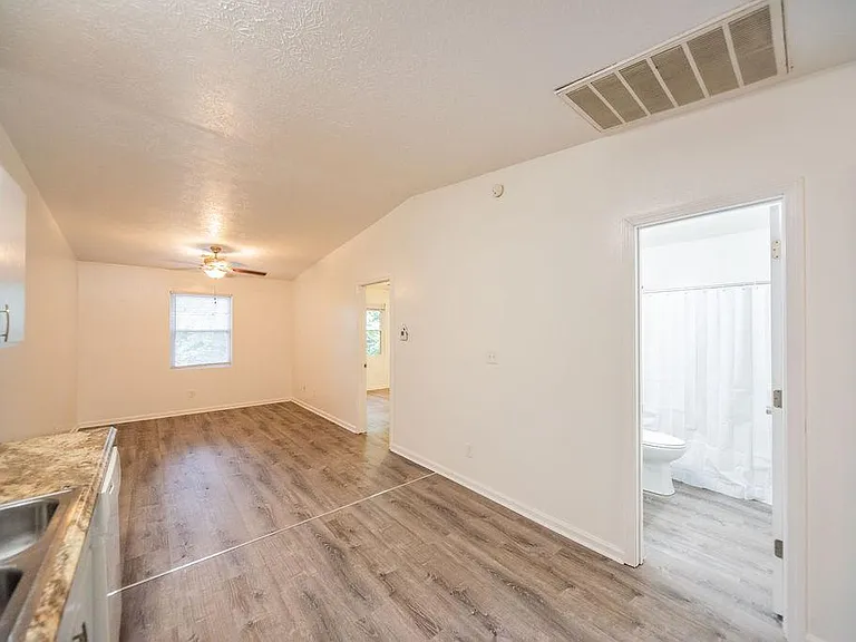 140 Limerick Dr — Photo 11