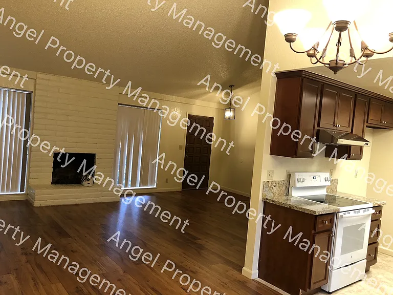 5400 Pomegranate Ave #1 — Photo 6