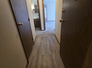 107 Vista Ter APT C, Sycamore, IL 60178