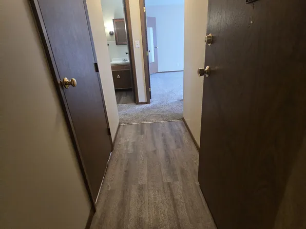 107 Vista Ter APT C, Sycamore, IL 60178