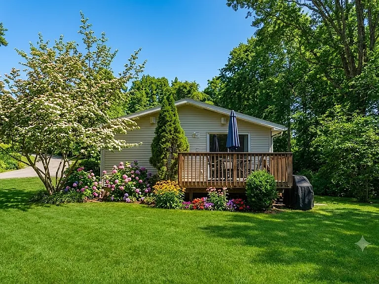 1091 Boston Post Rd — Photo 17