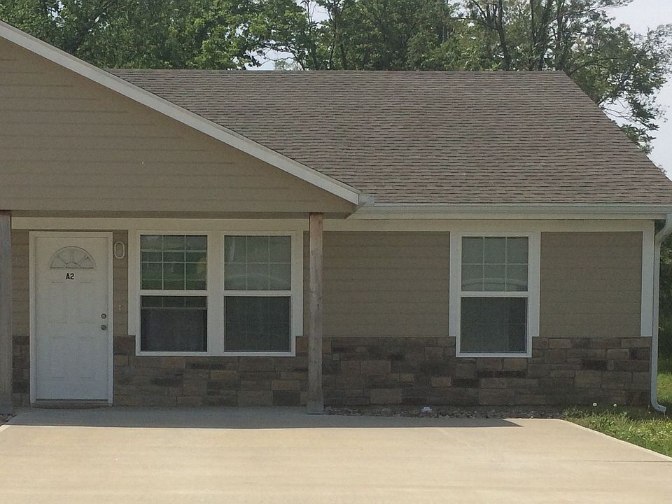 Front outside with large driveway
