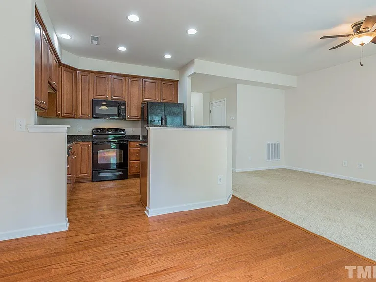 473 Panorama View Loop — Photo 4