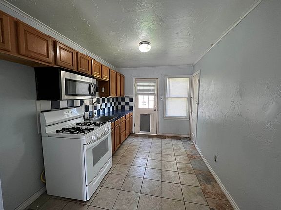 5th image of 2506 Everitt Dr