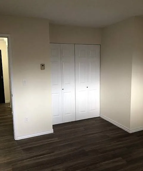 4299 Departure Bay Rd — Photo 11