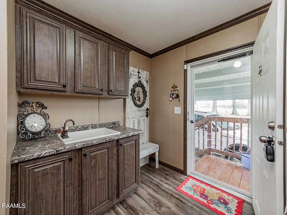 3rd image of 485 Longwood Dr