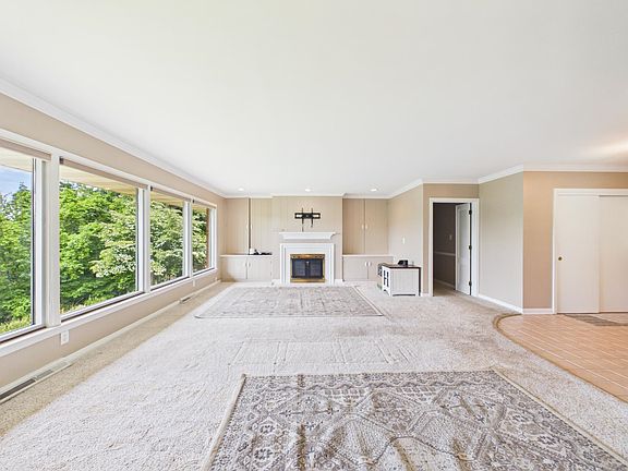 5th image of 541 N Inwood Dr