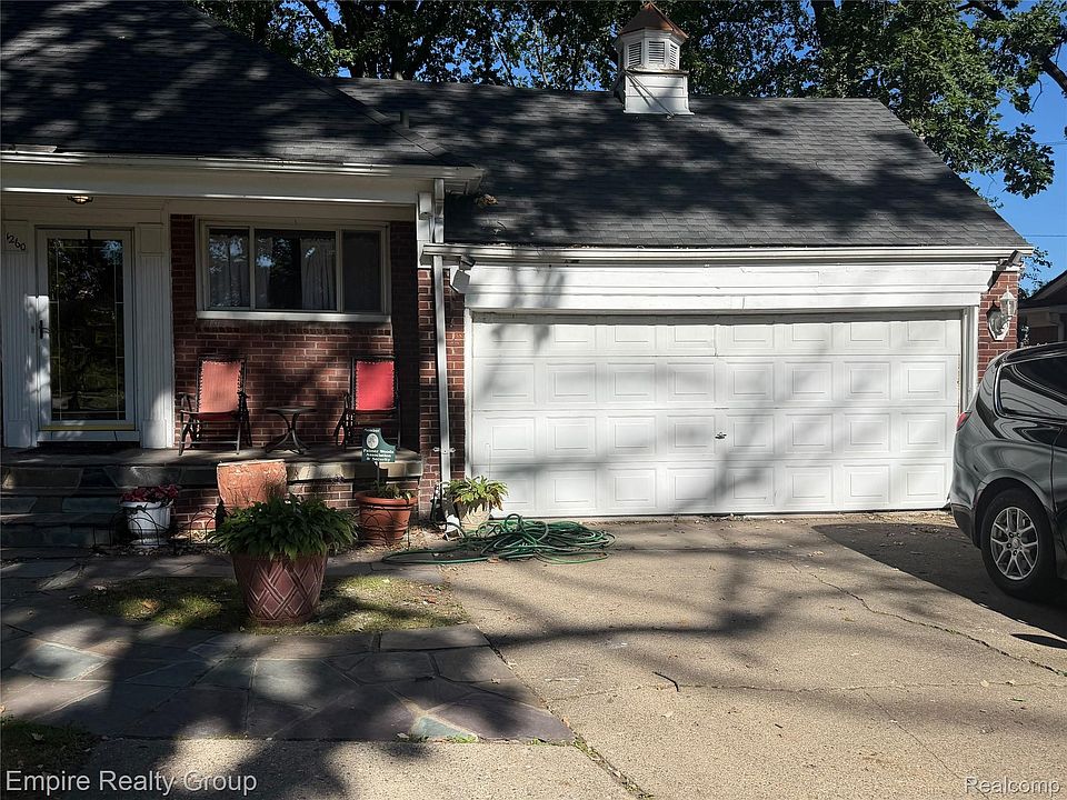 1260 Strathcona Dr, photo 7