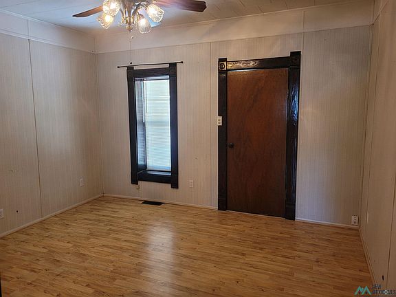 2nd image of 807 E 5th St