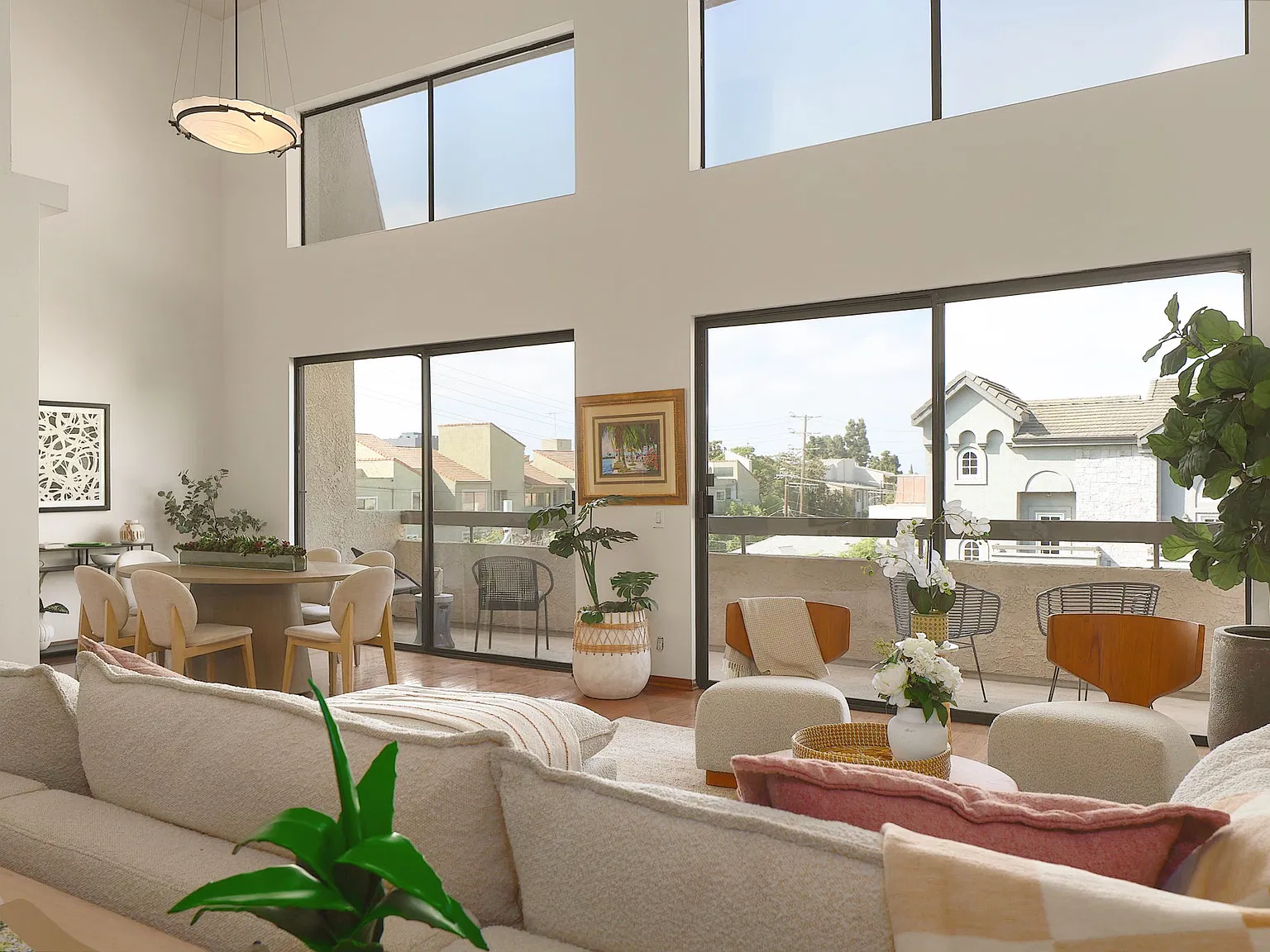 3 bed, 2563 sqft, $6,000 — Photo 1
