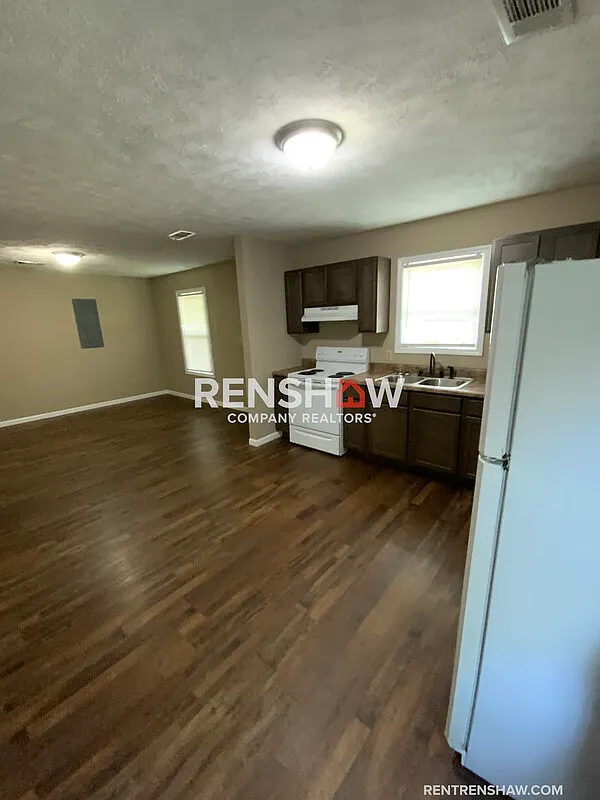 3 bed, 2.0 bath, 1092 sqft, $1,300 — Photo 2