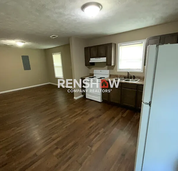 1838 Curry St — Photo 2