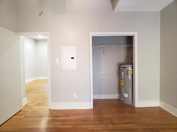 2nd image of 2036 Mount Vernon St
