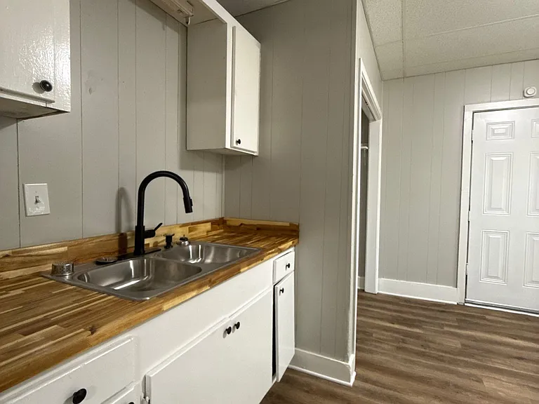 808 Tyus St — Photo 11