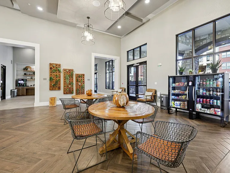 Luxia Craig Ranch — Photo 28