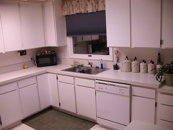 5th image of 4207 SW Reservoir Dr
