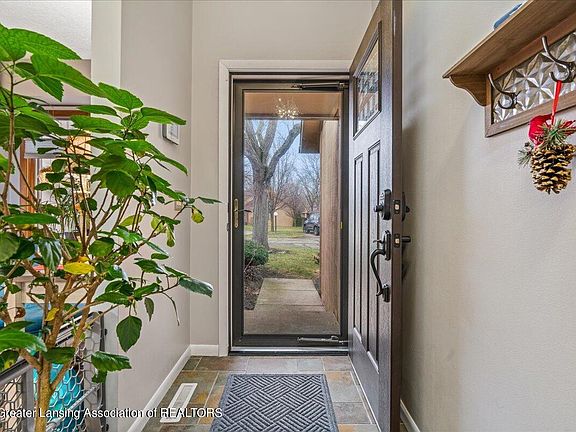 4th image of 1608 Willow Creek Dr