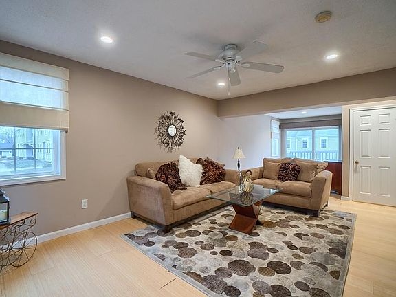 4th image of 129 Lowell St APT 55