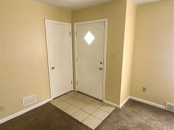 3rd image of 4050 Myron Ave