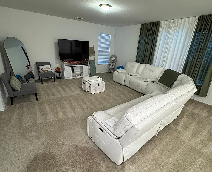 405 Los Cobos Ln — Photo 5