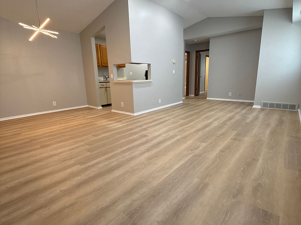 1st image of 819 Minnesota Dr APT 204