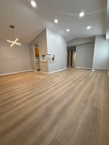 819 Minnesota Dr #204 Photo 1
