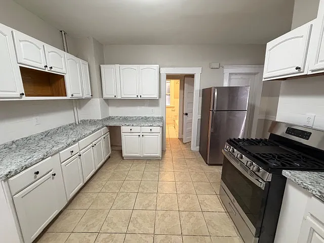 81 Lilac St #1 — Photo 10