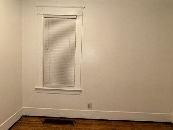4th image of 1032 Hertel Ave