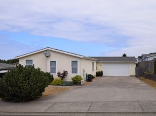 976 Kentucky Ave, Coos Bay, OR 97420