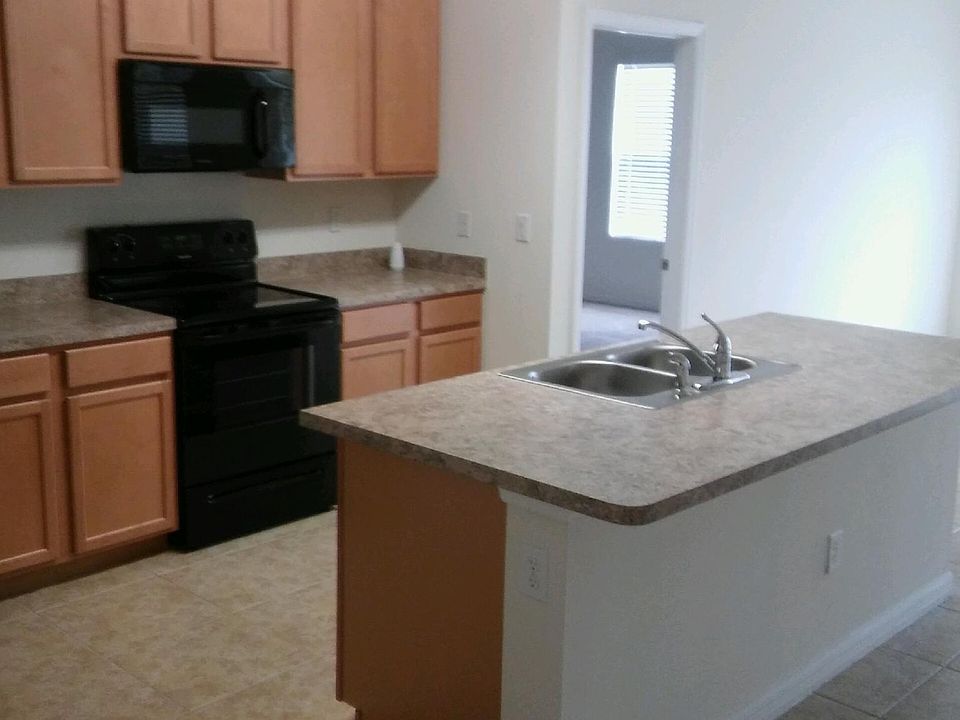2nd image of 1741 SW 14th St