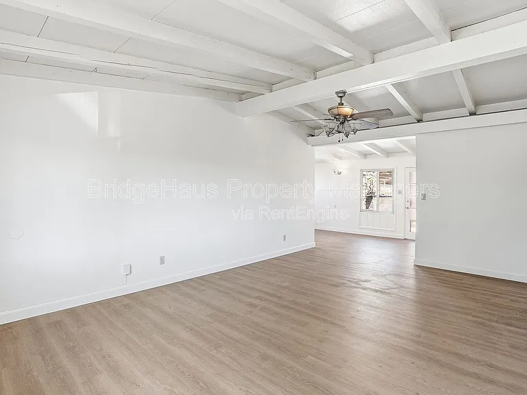 7562 Zemco Dr — Photo 7
