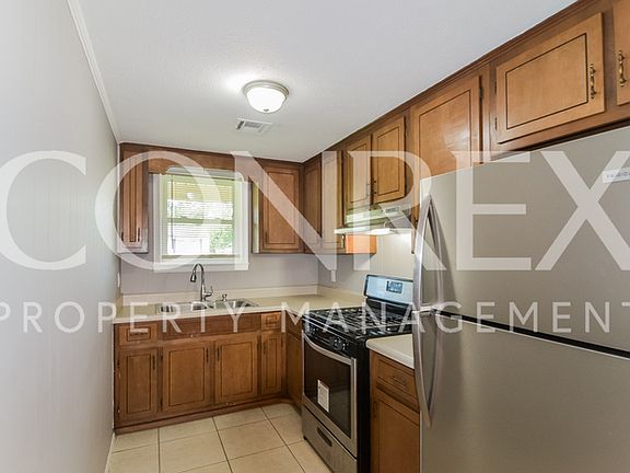 5th image of 215 Gardenia Ct