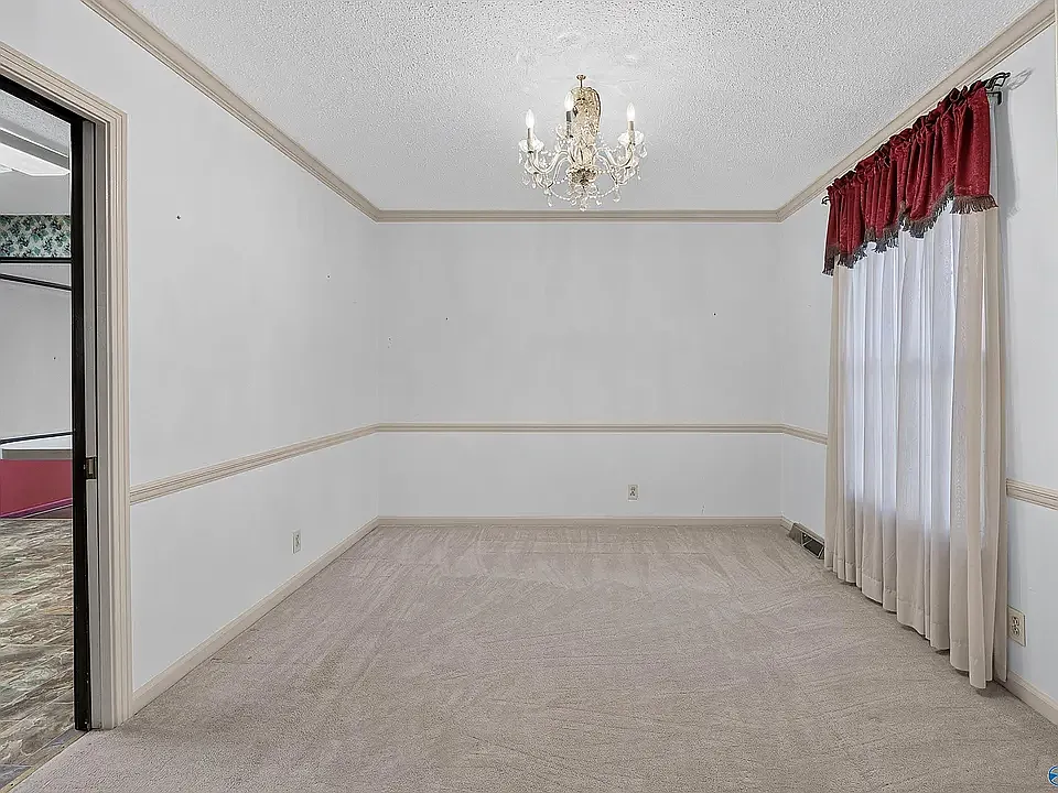 3 bed, 1500 sqft, $1,300 — Photo 2