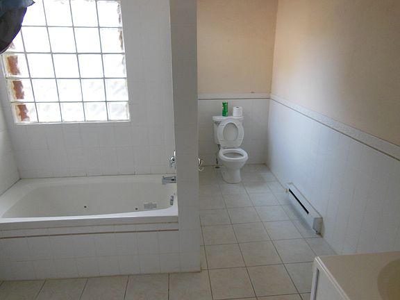 3rd image of 1804 Parkwood Ave