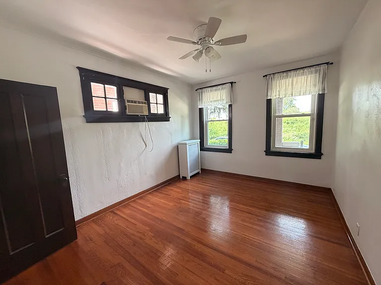 3850-3852 De Tonty St #3852B — Photo 6