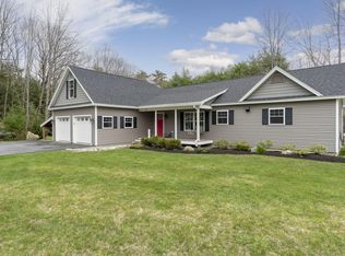 41 Penny Ln, Cumberland, ME 04021