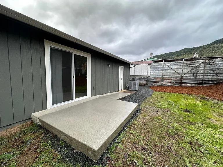 237 Clark Ter — Photo 17