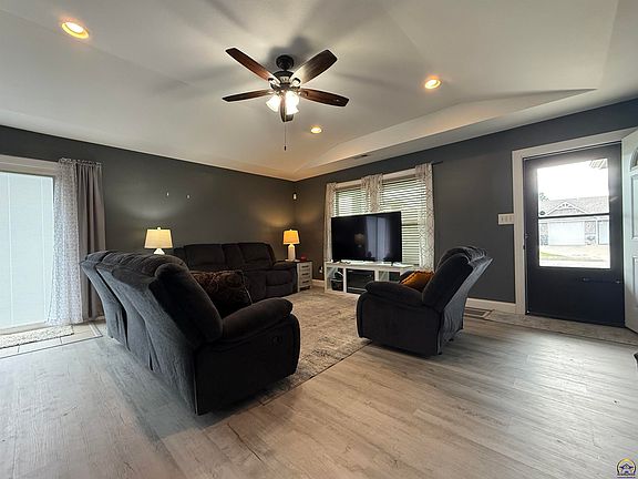 4th image of 7012 SW Wheatfield Ln
