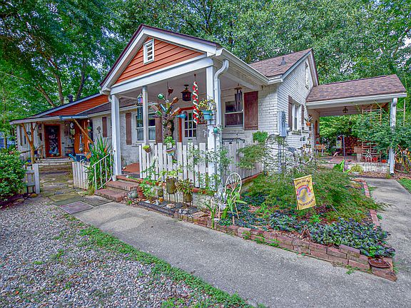 3rd image of 304 Berkley St SE