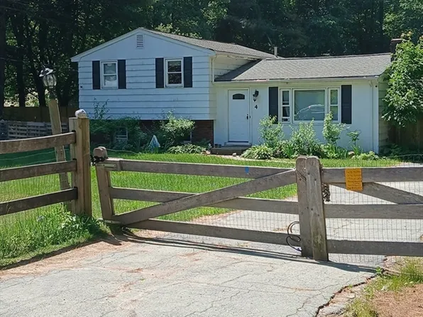 4 Village Grn, Norfolk, MA 02056