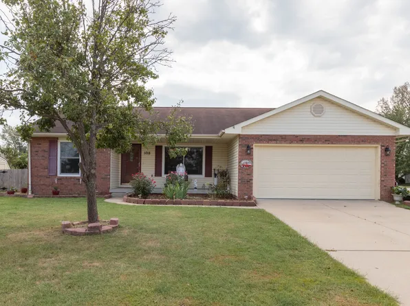 1018 Dunbar Dr, Seymour, IN 47274