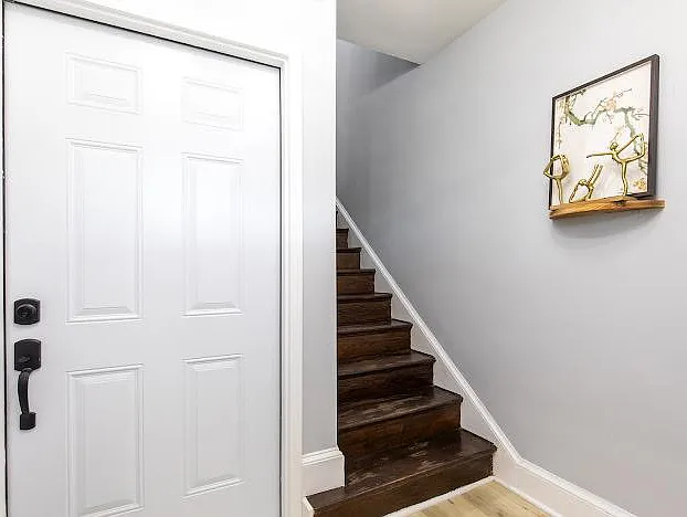 512 Mellon St SE — Photo 2