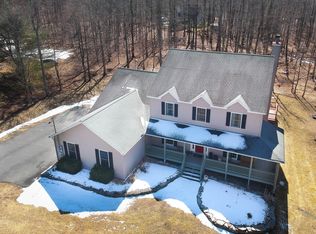 112 Yellow Wood Dr, Milford, PA 18337